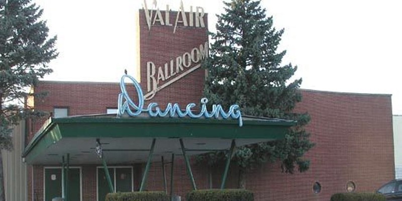 Val Air Ballroom - West Des Moines, IA