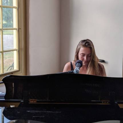 Hilin's Livingroom Session
