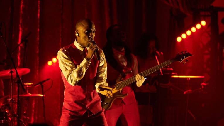 Les Meilleurs hits Soul, Motown, Disco et Pop des dernières décennies avec Freddie James Project