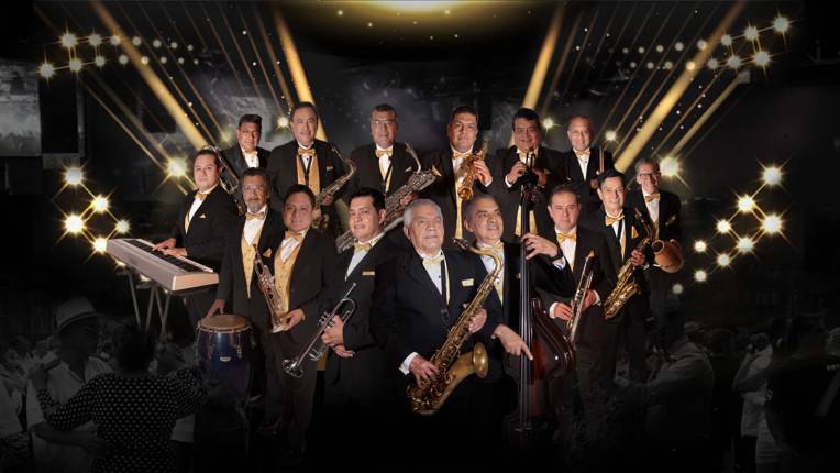 Celebrando con la Orquesta de Carlos Campos