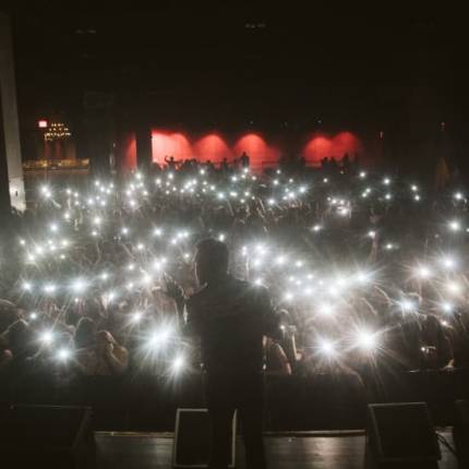 Gimme Gimme Disco Eine Disco-Tanzparty, inspiriert von ABBA