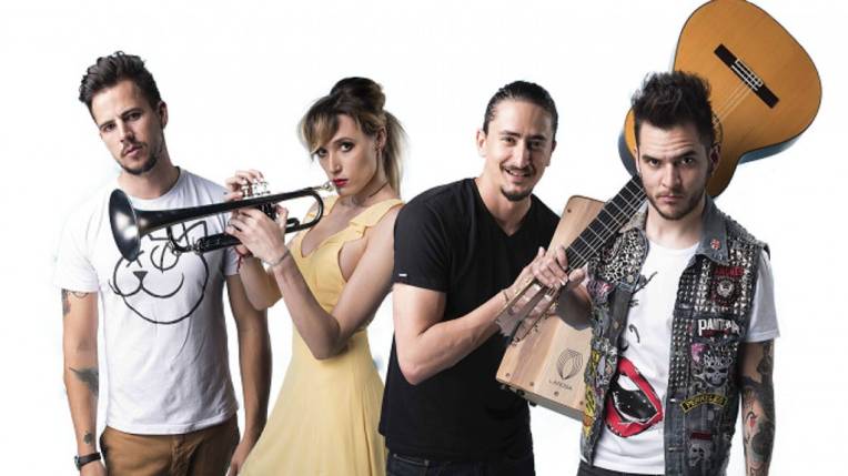 Jenny And The Mexicats