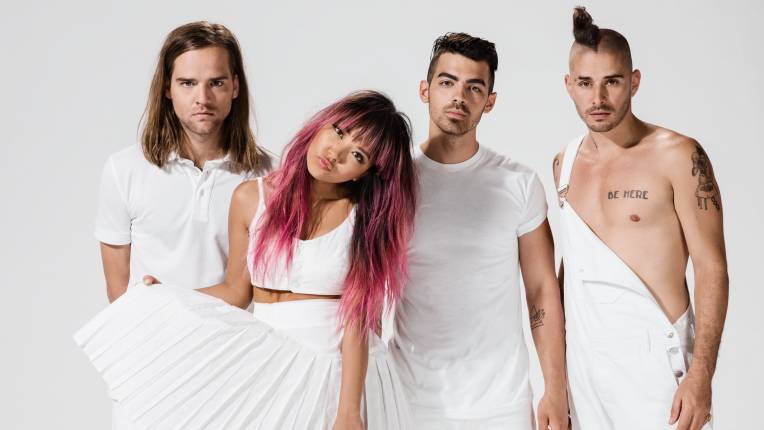 Dnce