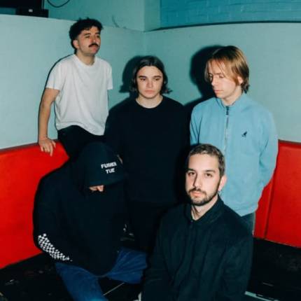 HUMOUR en Maus Habitos, Porto 2026