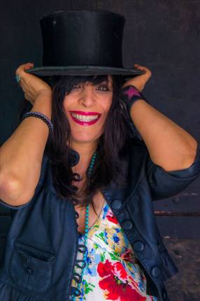 Debra Devi