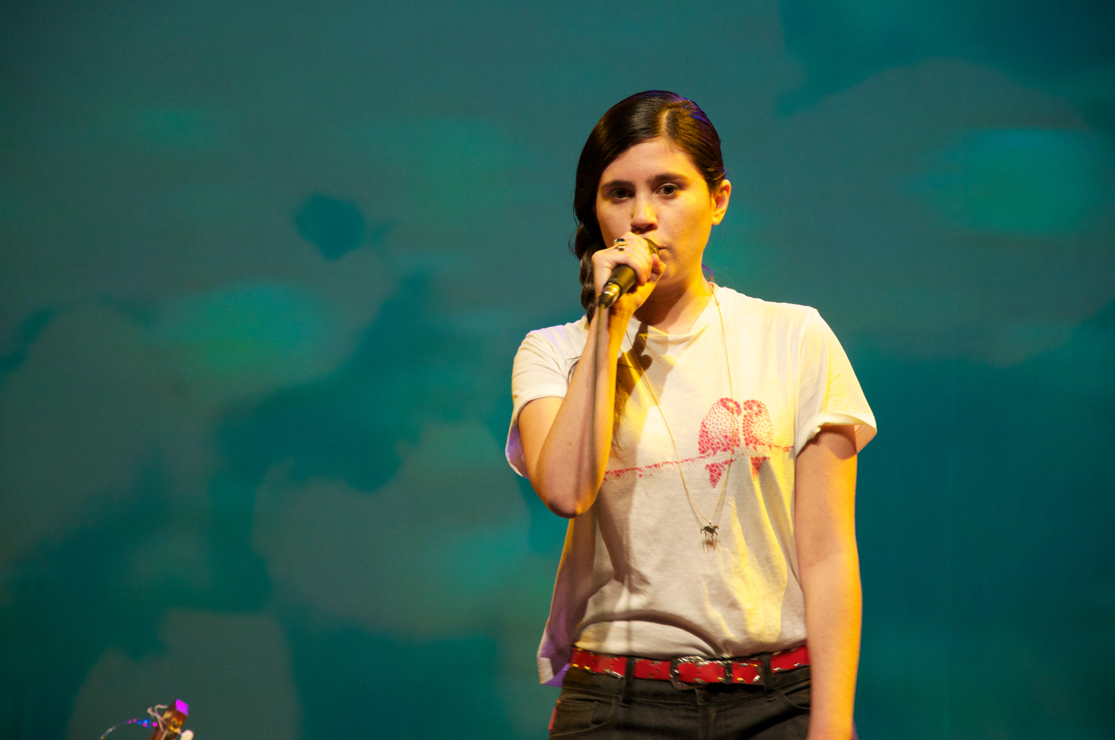 Javiera Mena 20 años Esquemas Juveniles