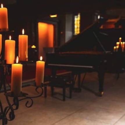 Midsummer Moonlight by Candlelight (with a glass of Pimm’s)