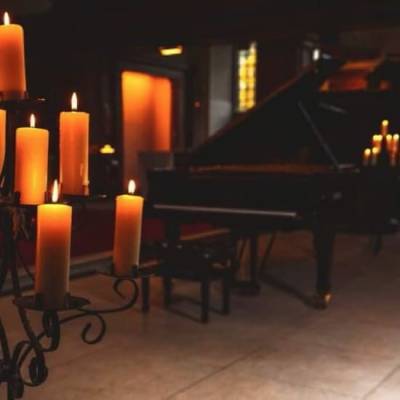 Midsummer Moonlight by Candlelight (with a glass of Pimm’s)