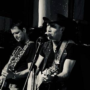 Dan Russell + supports