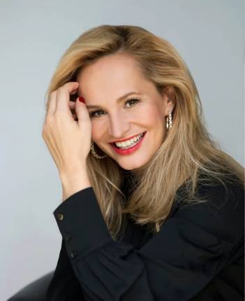 Monika Absolonova