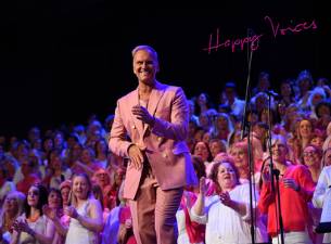 Konsert med kören Happy Voices under ledning av Gabriel Forss