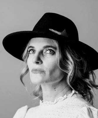Suzanna Choffel