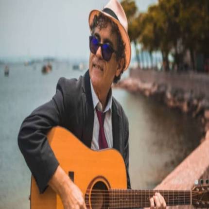 João Francisco Neves apresenta