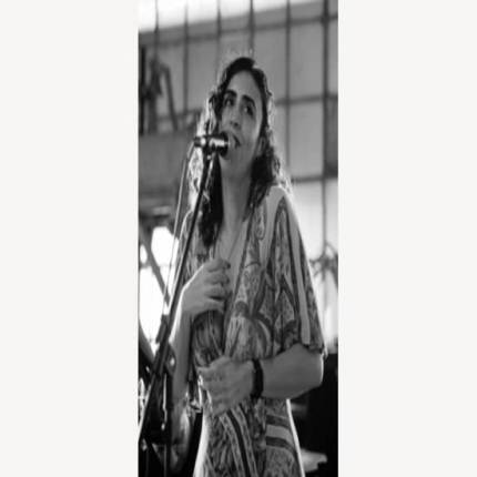 Raphaella Souza canta Marina Lima e Marisa Monte
