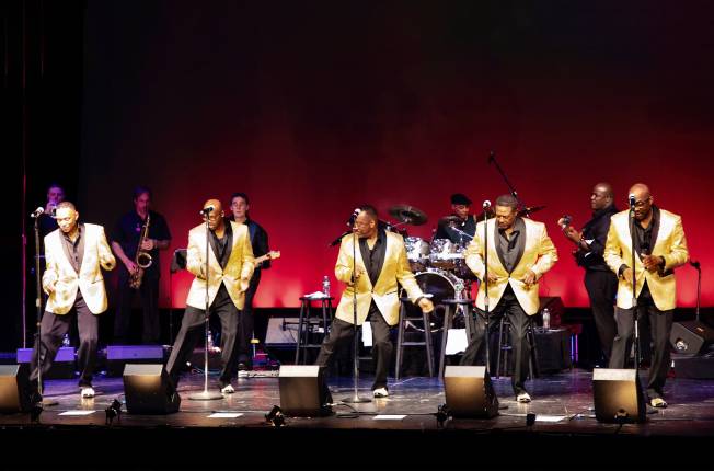 Can't Get Next To You  A Temptations Experience