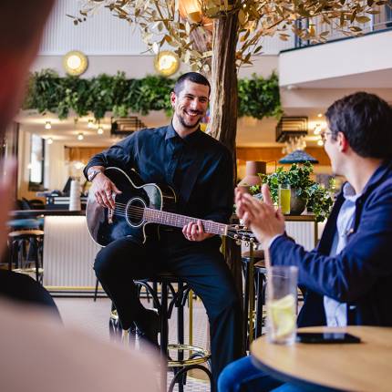 Afterwork concert acoustique au Novotel Paris Suresnes Longchamp