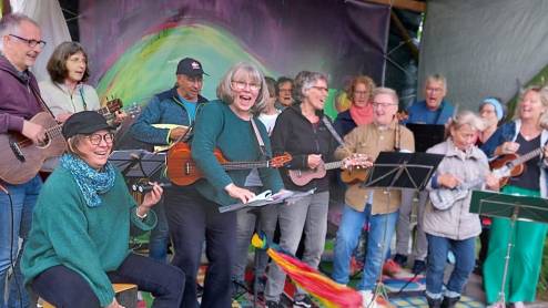4 SAITEN – 2 BANDS – 1 KONZERT