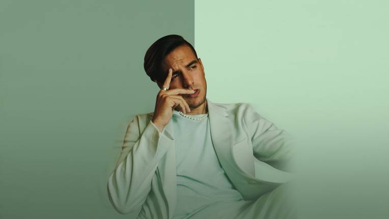 Vadhir Derbez