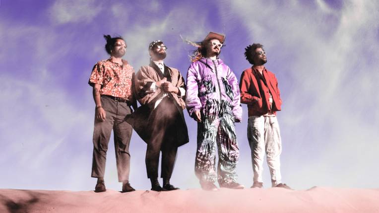 Flamingods