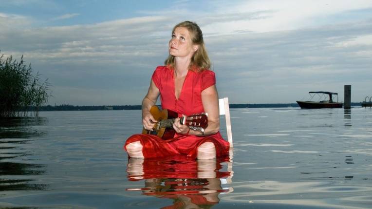 Bernadette La Hengst