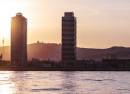 Crucero en catamarán al atardecer con espectáculo en vivo