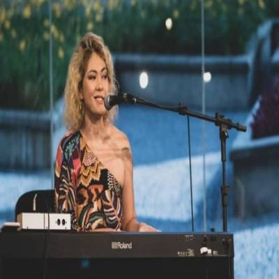 Quartas Acústicas apresenta Vivi Rocha