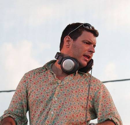 DJ Jonathan Peters