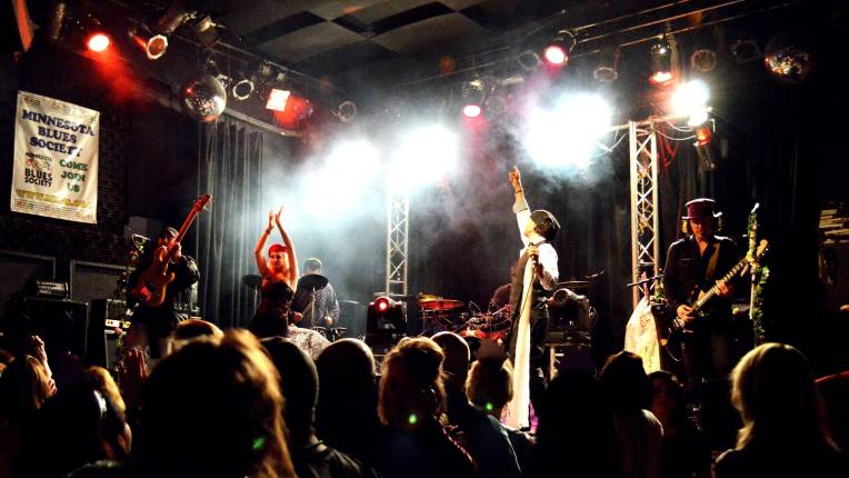 Chase And Ovation - The World's Quintessential Prince Tribute