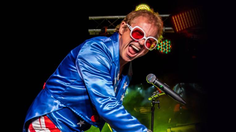 Elton The Early Years