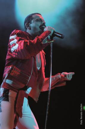 Forever Queen performed by QueenMania