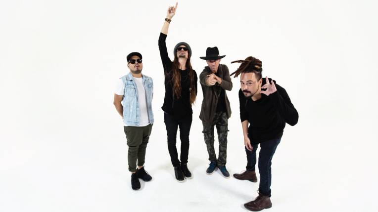 Locos Por Juana