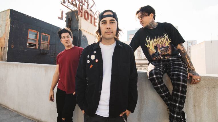 I Prevail  Pierce The Veil  Fit For a King & Yours Truly