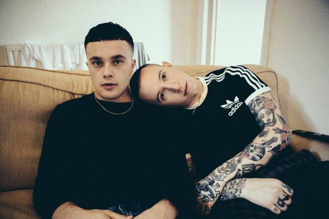 Slaves (UK)