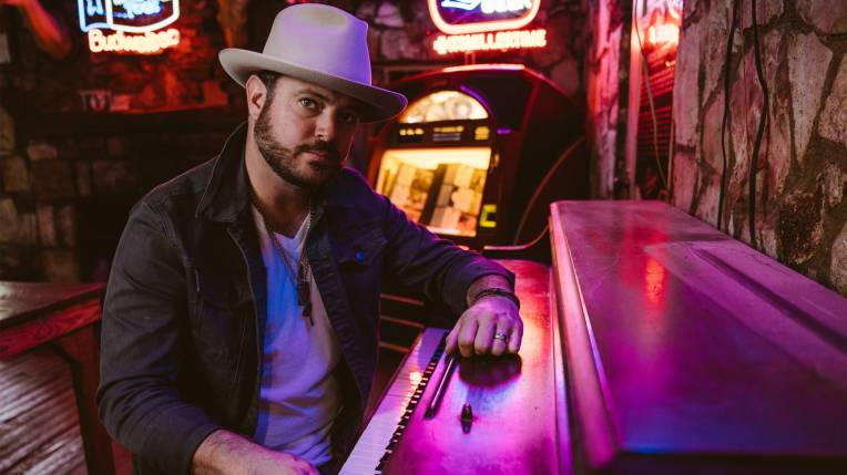 Peachtree Entertainment Presents: Wade Bowen  w/ Jacob Stelly