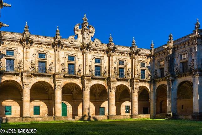 Claustro do Mosteiro de San Salvador