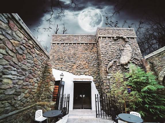 Evans Castle Hall
