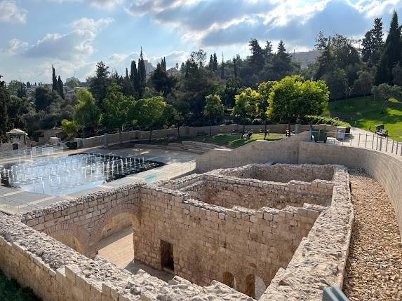 Sultans Pool