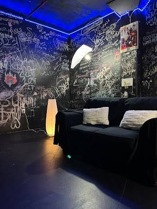 The Ave Live