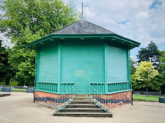 Arboretum Garden Bar & Bandstand