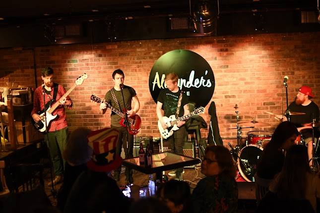 Alexander's Live