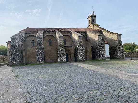 Colegiata de Santa María de Sar