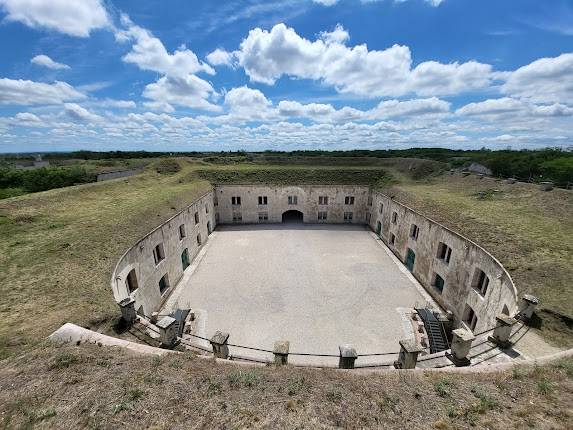 Fort Monostor