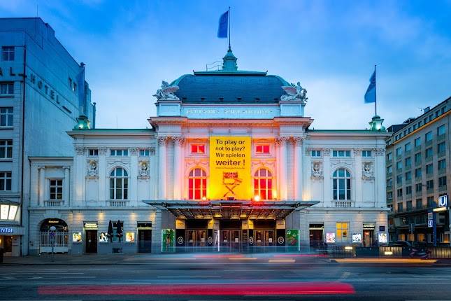 Deutsches Schauspielhaus In Hamburg