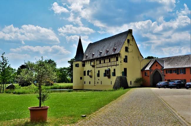 Langendorf Castle