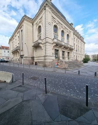 THEATRE GABRIELLE ROBINNE