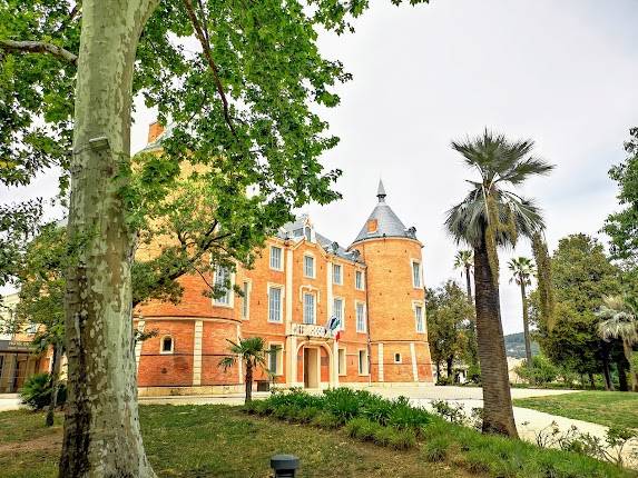 PARC DU CHATEAU - SOLLIES
