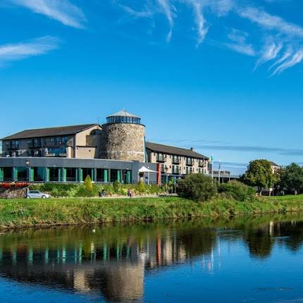 Riverside Park Hotel