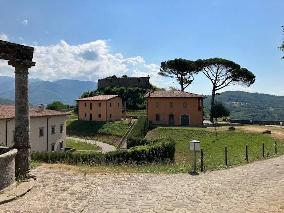 Mount Alfonso Fortress