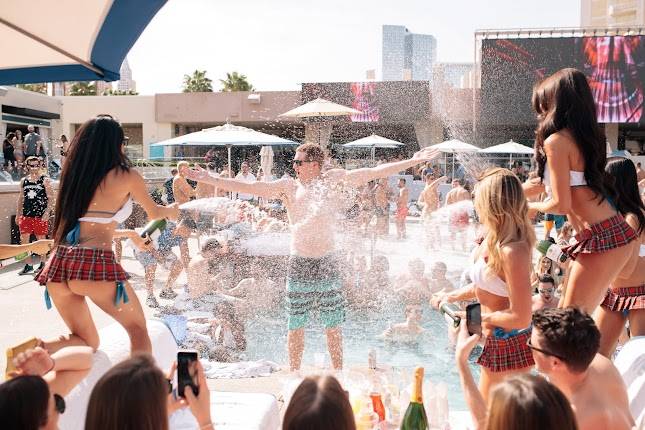 Wet Republic Ultra Pool